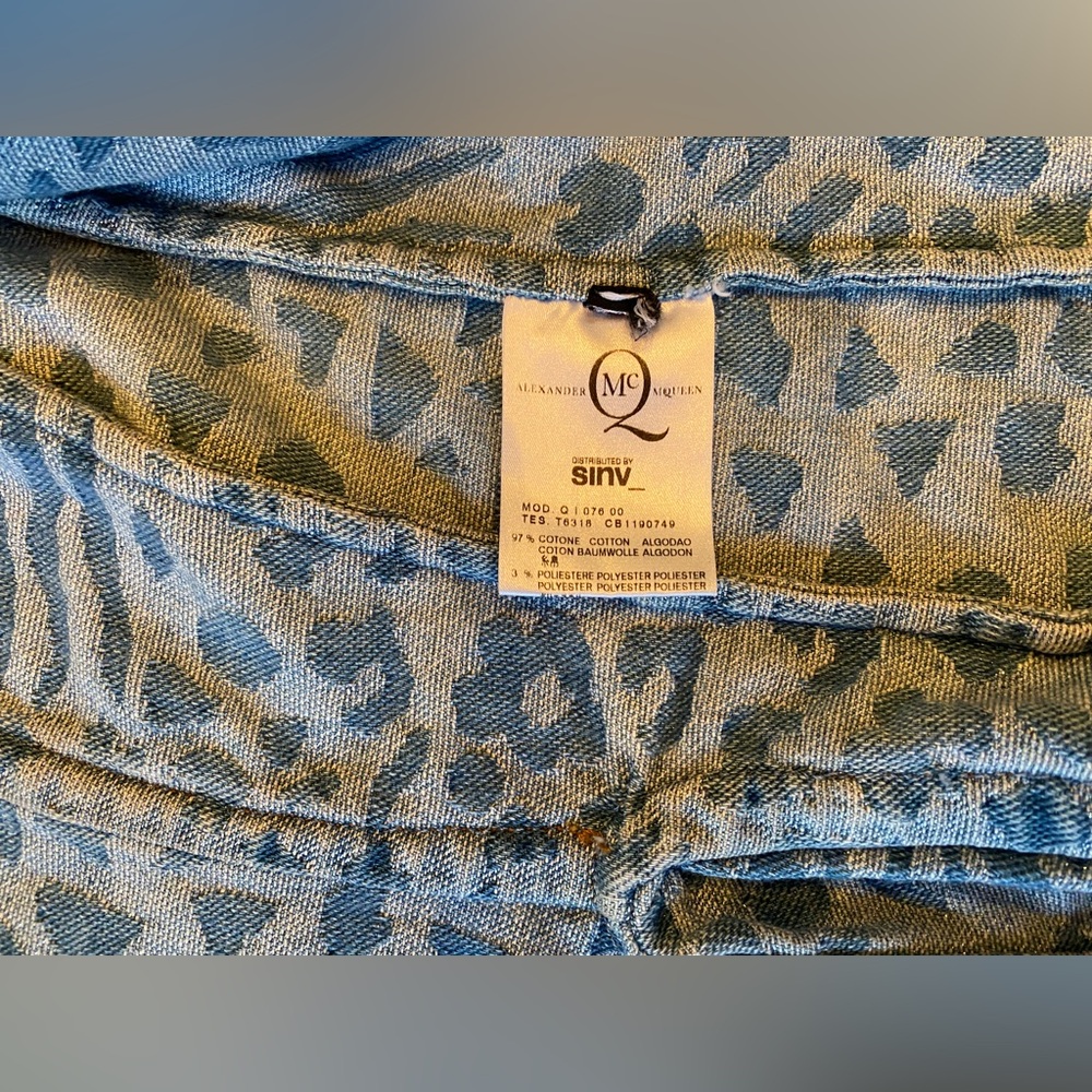 Alexander McQueen Light Blue Animal Print Denim Jacket - Picture 5 of 7